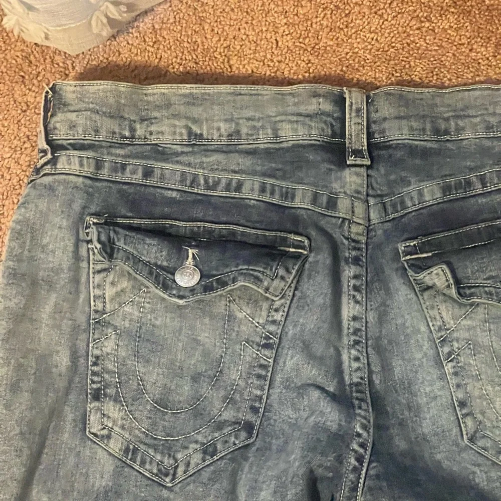 True Religion distressed jeans sz 38/32